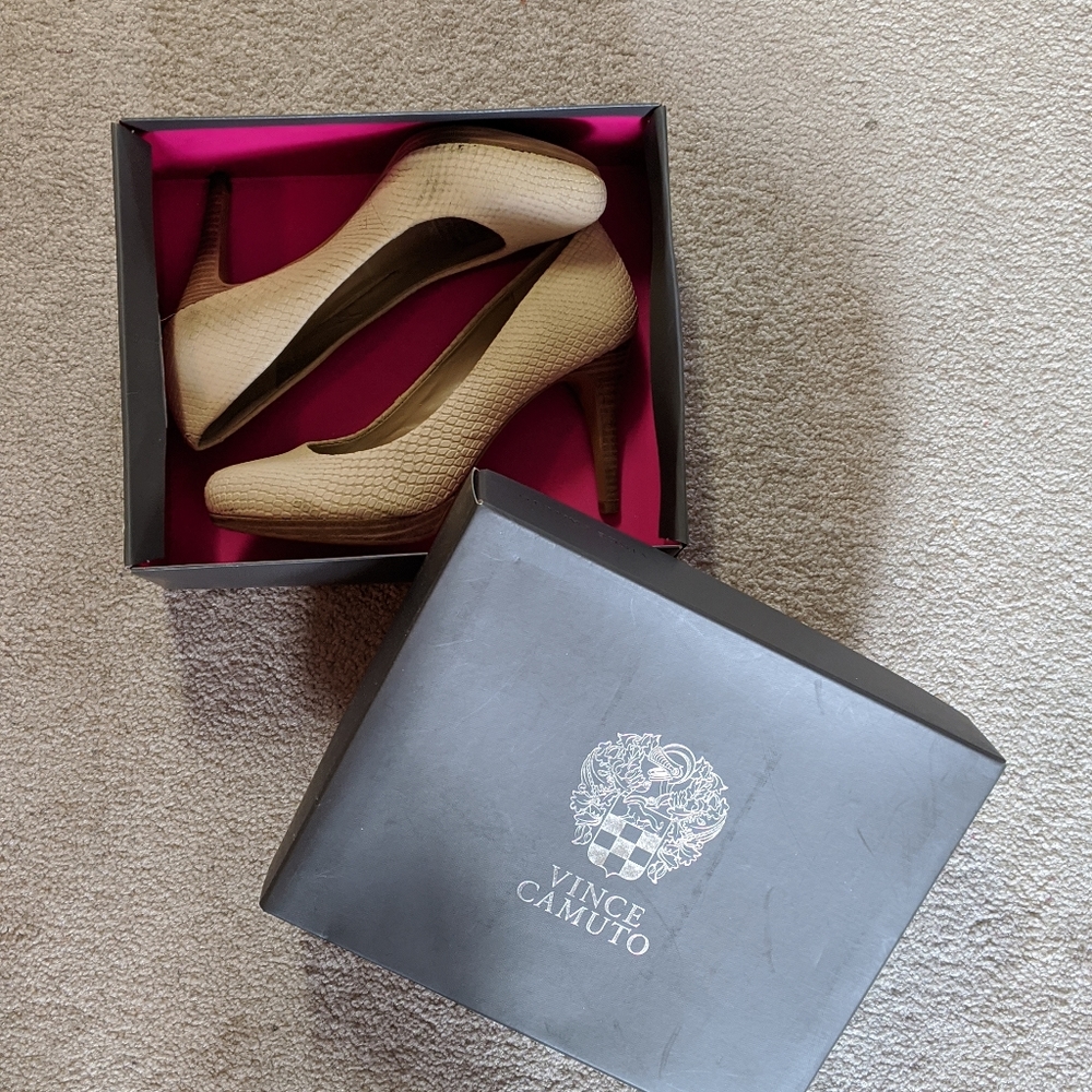 Vince camuto zella pumps 7.5m beige